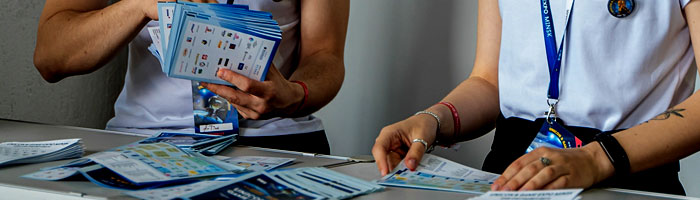 волонтерам